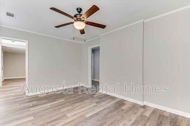 Photo - 2128 Roosevelt Dr