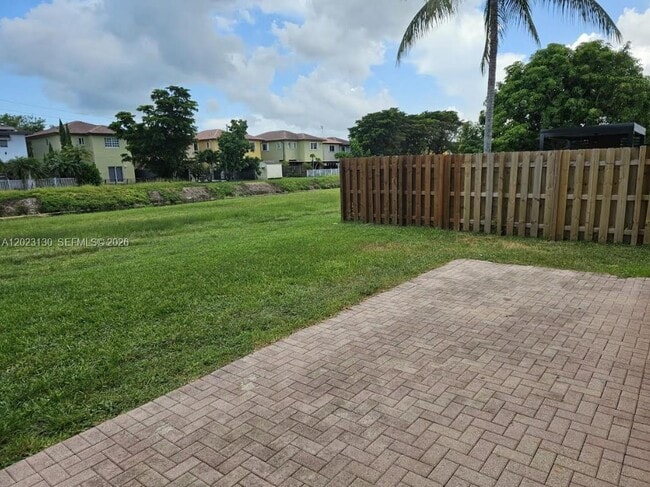 1423 NE 40th Rd
