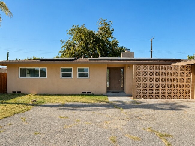 Building Photo - 240 E Winchester Dr