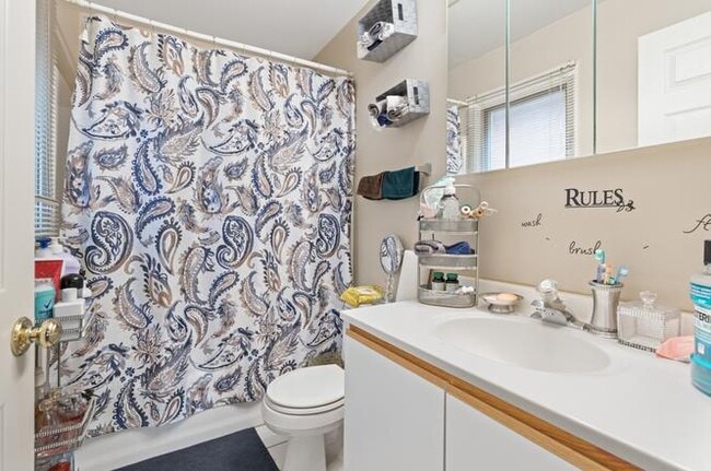 1105 N 19th Ave Unit 2