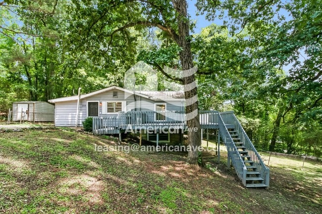 Photo - 310 Brown Pl