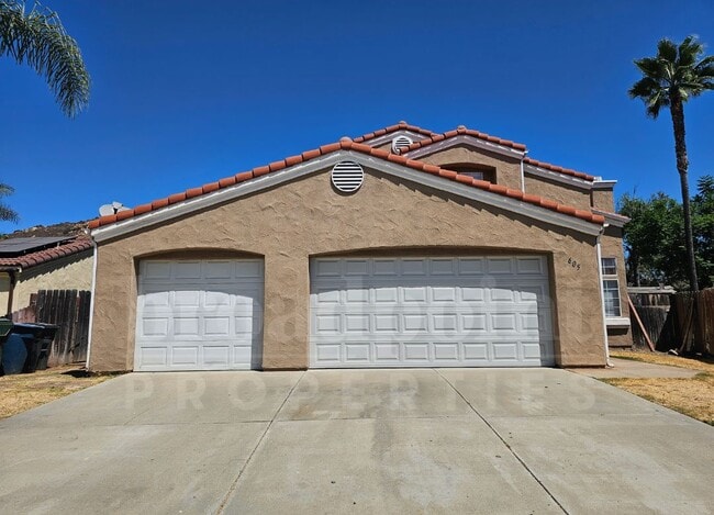 Photo - 605 Iona Ct