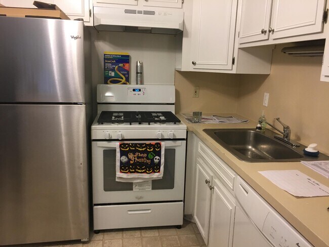 Photo - 444 N Fox Hills Dr Unit 7