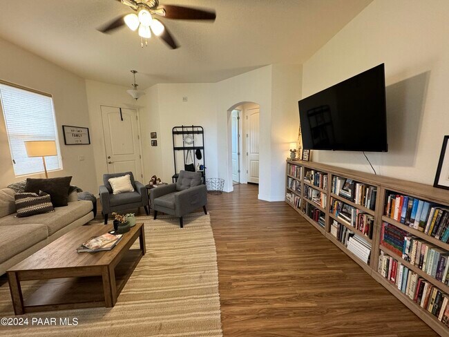 Photo - 5765 N Thornberry Dr