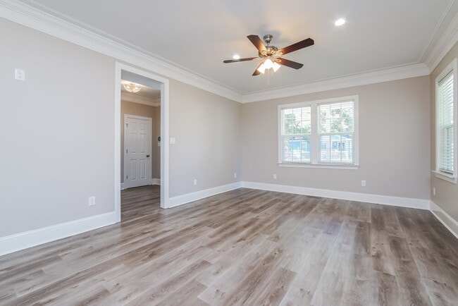 Photo - 424 N Allen Rd