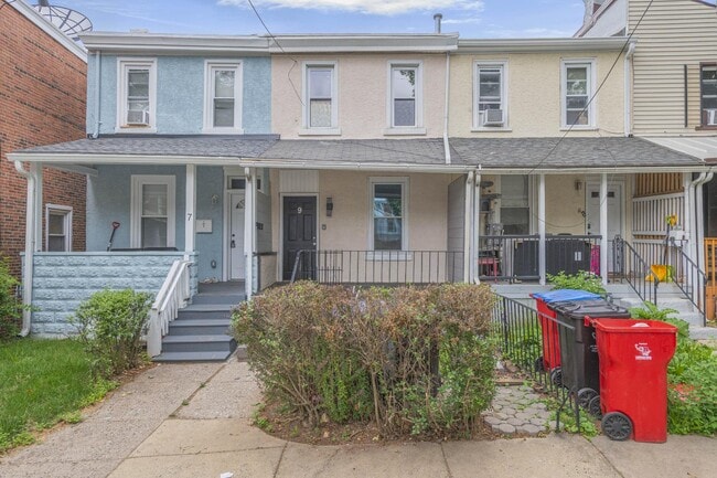Building Photo - 9 E Basin St