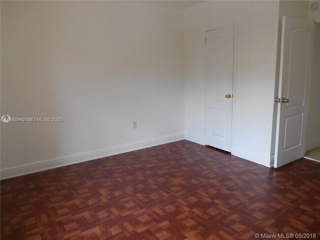 Photo - 5122 NW 79th Ave Unidad 305