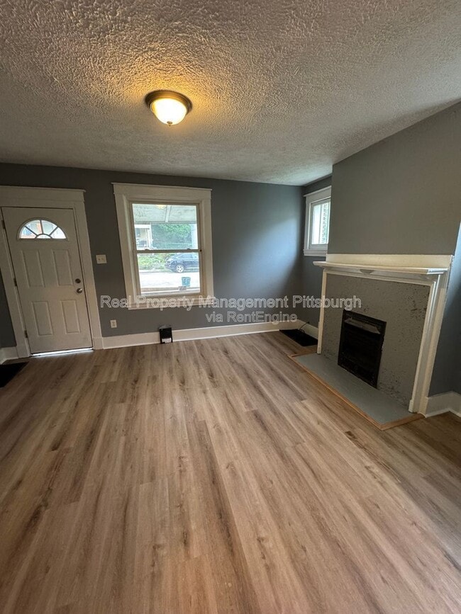 Photo - 311 W Burgess St Unit 1
