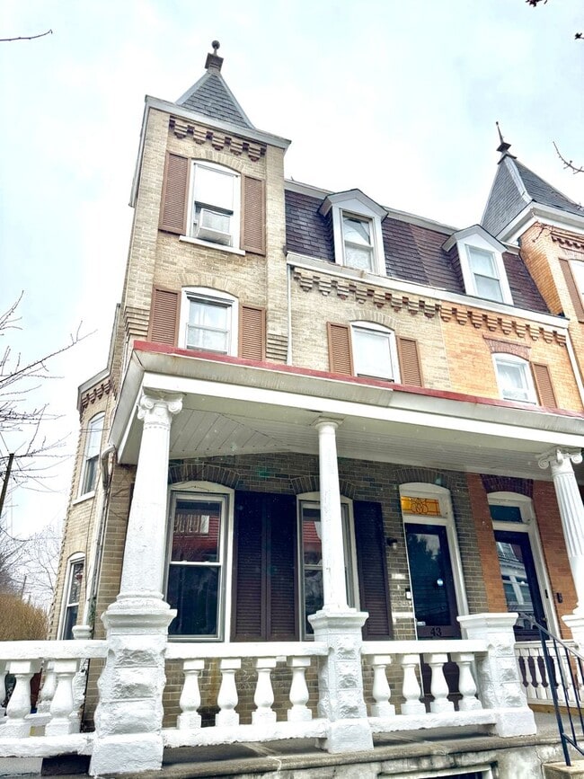 Building Photo - 43 North St Unit 1st Floor