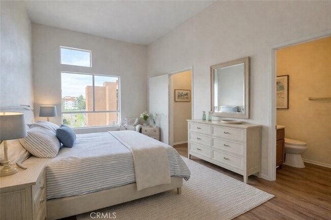 Photo - 450 E 4th St Unidad 437