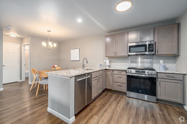 2BR, 2BA - 1,100SF - Kitchen - Brookwood Estates of Taylor