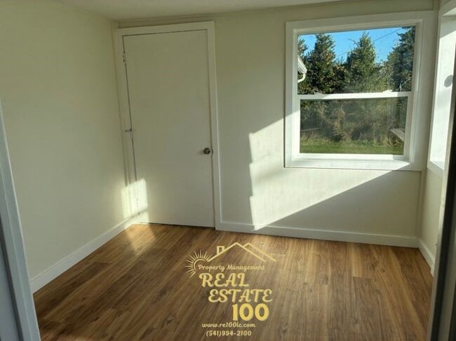 Photo - 2633 NE Holmes Rd