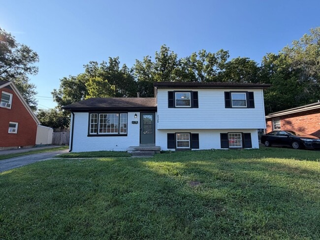 Building Photo - Newly Renovated House!!