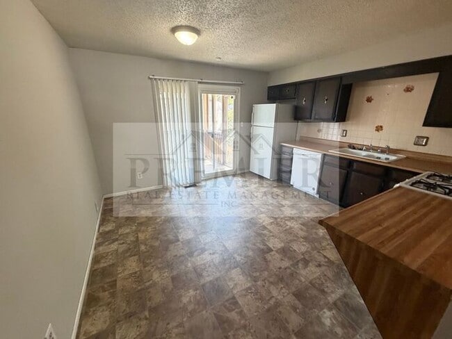 Photo - 8430 Lane Pl