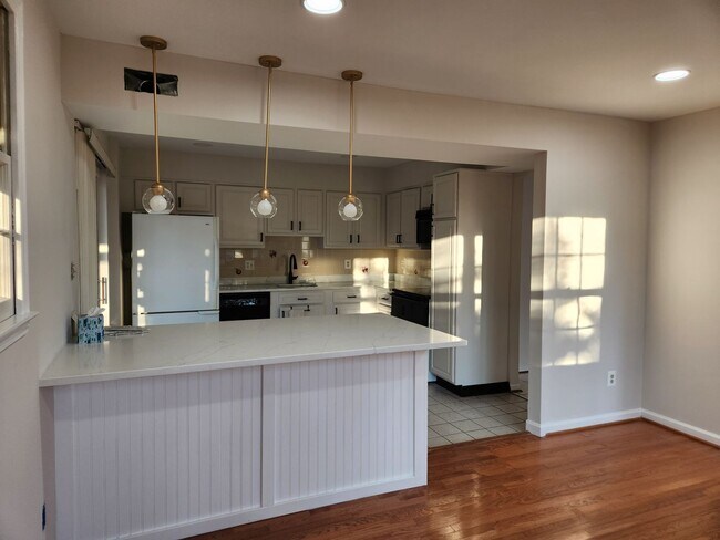 Photo - Room for rent in a 4 BD 2.5 BA Kings Park West Home