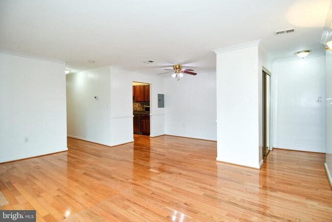 Photo - 5207 Newton St Unidad 203