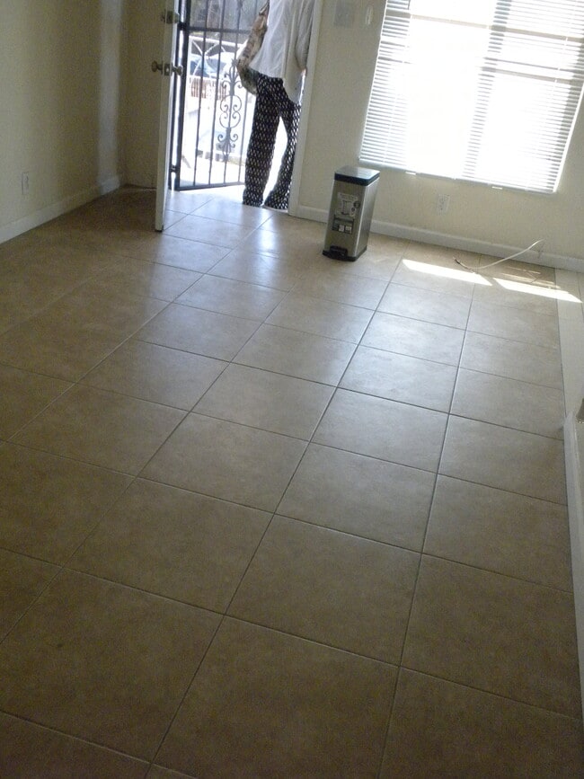 4442 Estrella Ave Unit 4441 1/2 Estrella Ave