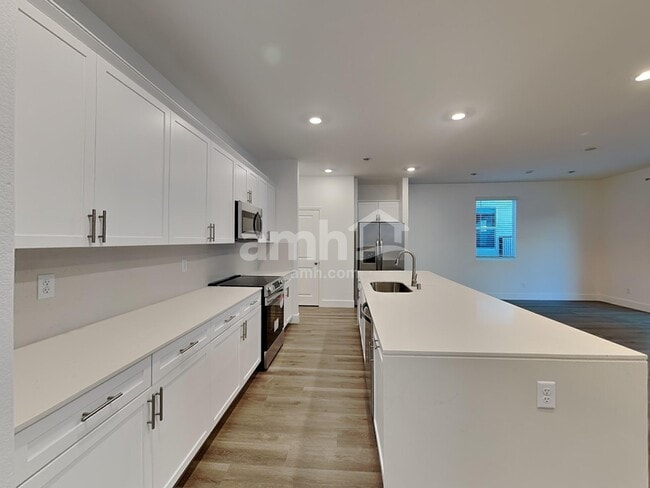 Photo - 5843 Astapor St