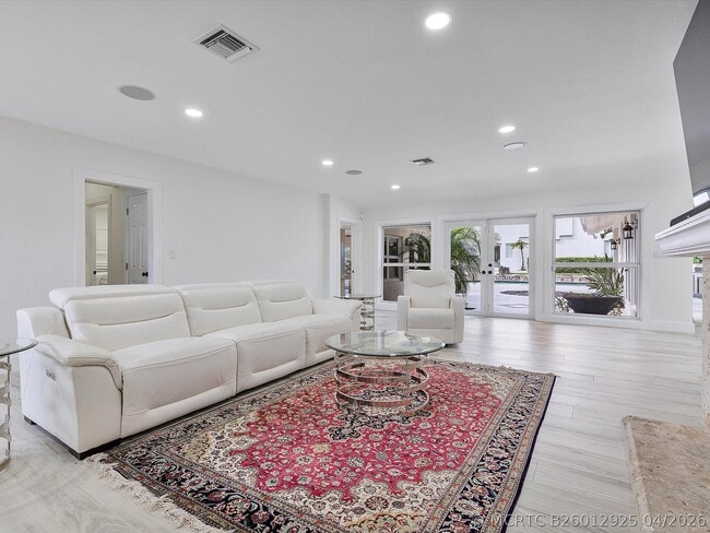 Photo - 411 Poinciana Dr