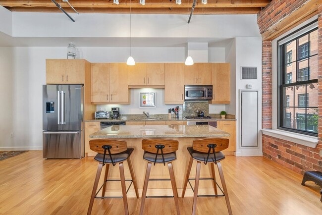 Photo - 112 Broad St