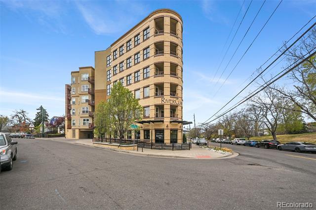 Building Photo - 2240 Clay St Unit 204