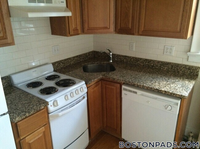 Photo - 41 Bay State Rd Unit 5F