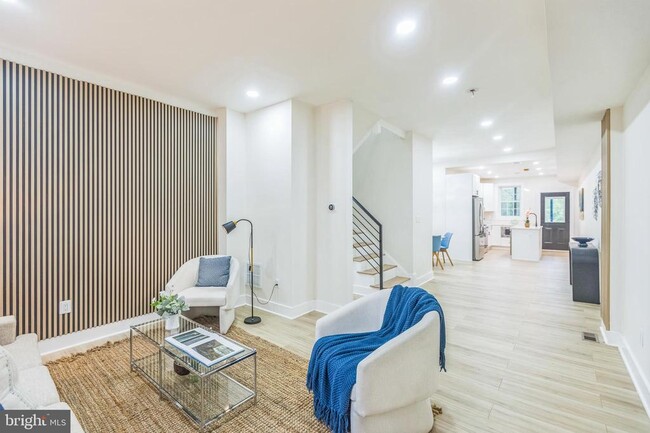 Photo - 1129 8th St NE