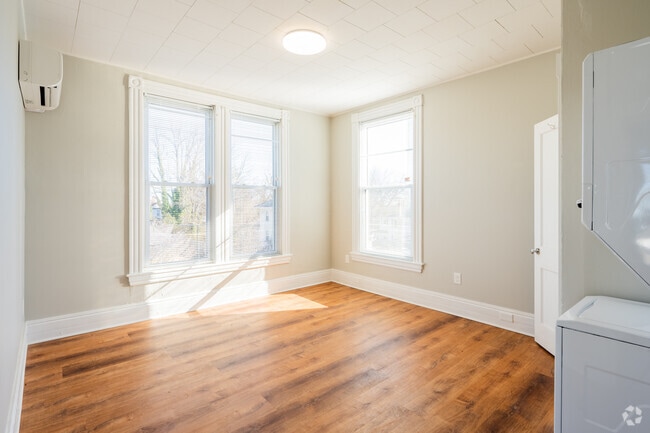 1BR, 1BA - Bedroom