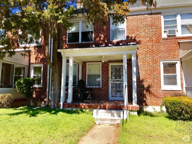 Building Photo - Updated 3 Bedroom Townhome - Edmondson/Hun...