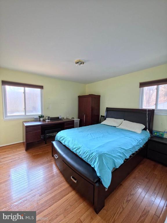 Photo - 200 Hardy Pl