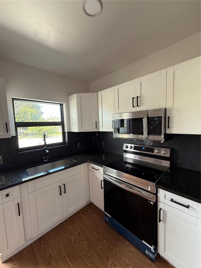 Photo - 512 NW 2nd Ave Unidad B