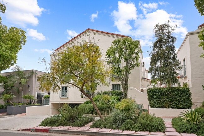 Photo - 1123 Flores St Townhome