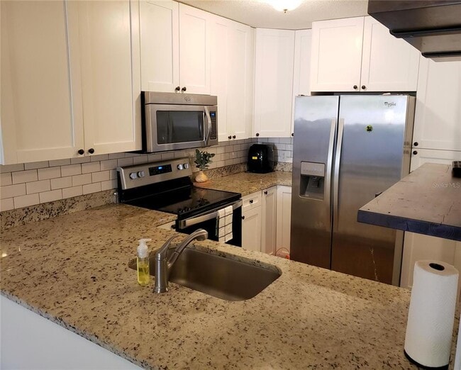 Photo - 15215 Amberly Dr Unidad 208