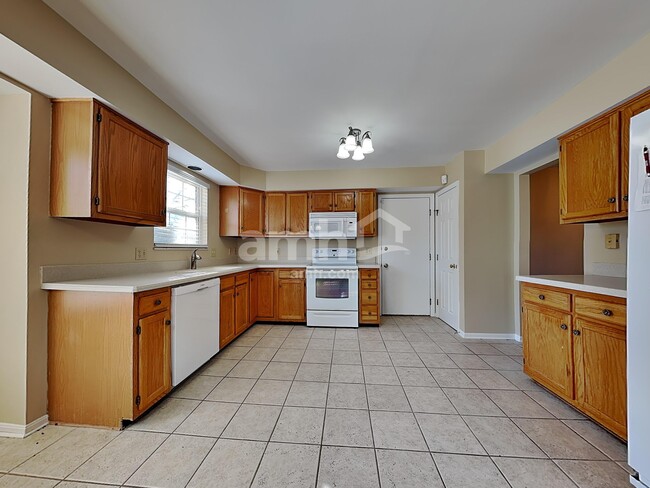 Photo - 1813 Bell Tower Cir