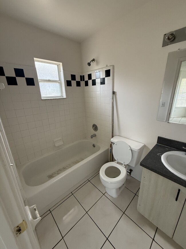 Photo - 842 Vista Palma Way