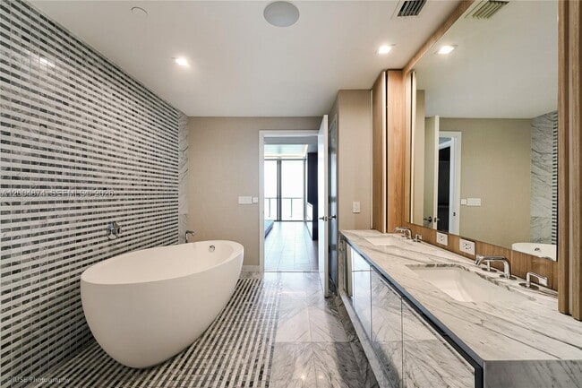 Photo - 788 NE 23rd St Unit 2401