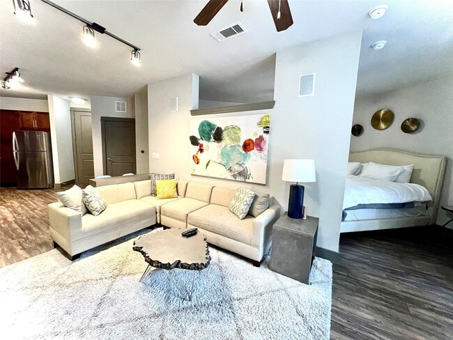 Building Photo - 2910 Milam St Unit 1428 Rental