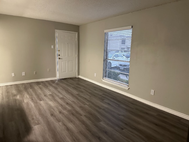 Photo - 3754 W Buckingham Rd Unidad 103