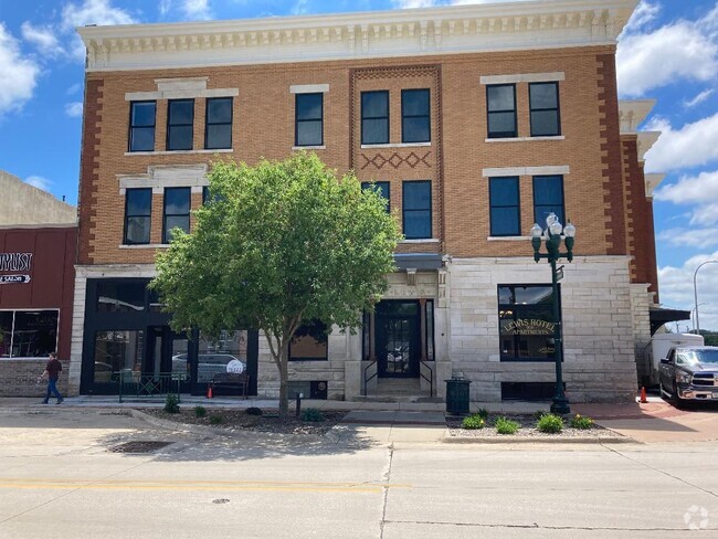 Building Photo - Lewis Hotel Apartments