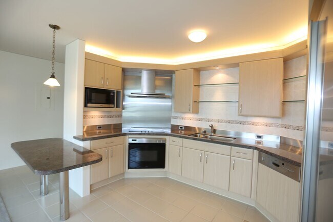 Photo - Hawaiki Tower - 2 bedroom, 2 bath with 2 c... Unit 1004