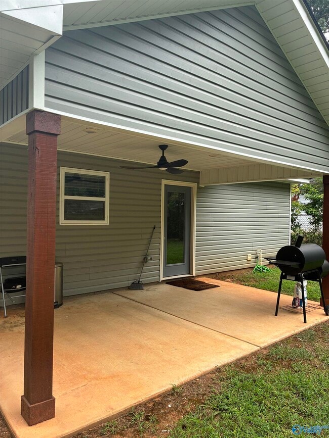Photo - 2117 Atkins Dr NW