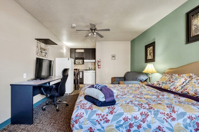 Photo - 10415 99 Ave Unit 107