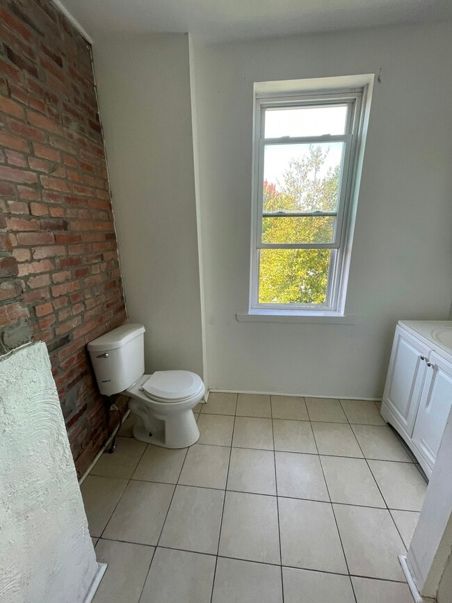 7 Plough St