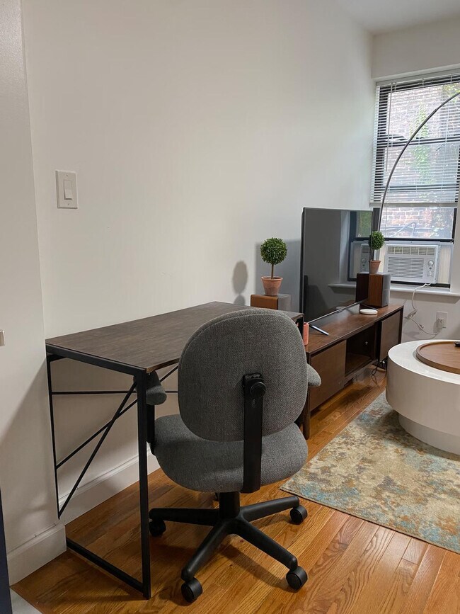 Photo - 317 E 75th St Unidad ID1032001P