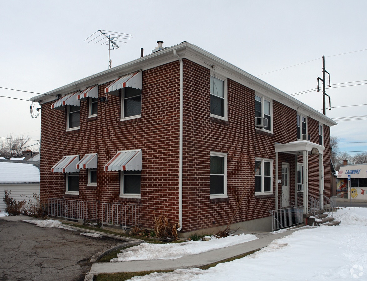 Parrish Apartments - Parrish Apartments