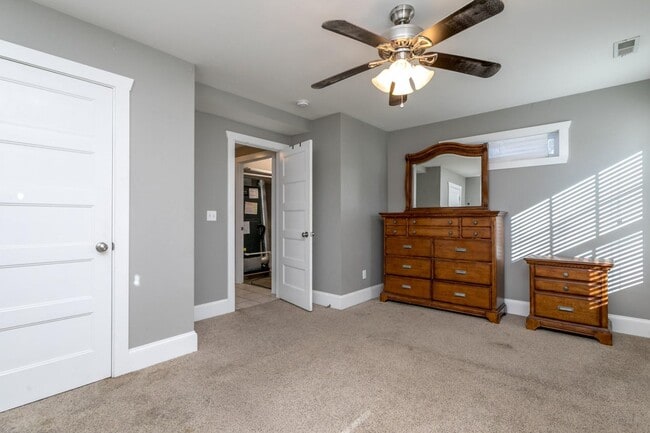 Photo - Close to everything downtown!