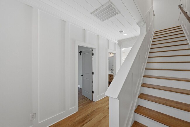 Photo - Modern Living in Franklin