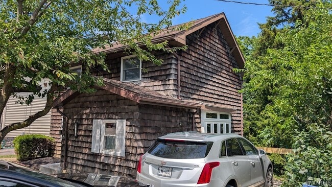 Photo - 170 Glen Ave