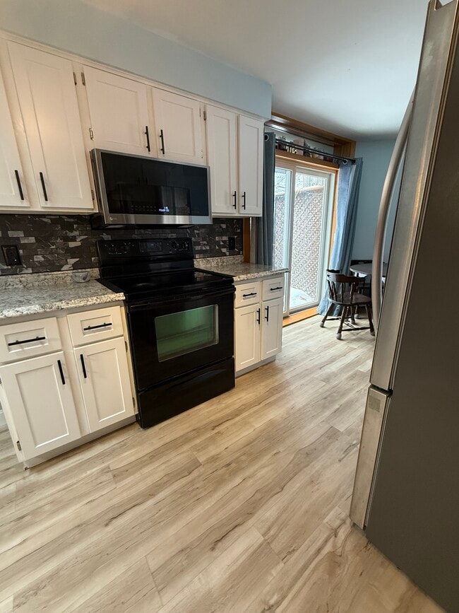 Photo - 195 Huntress St