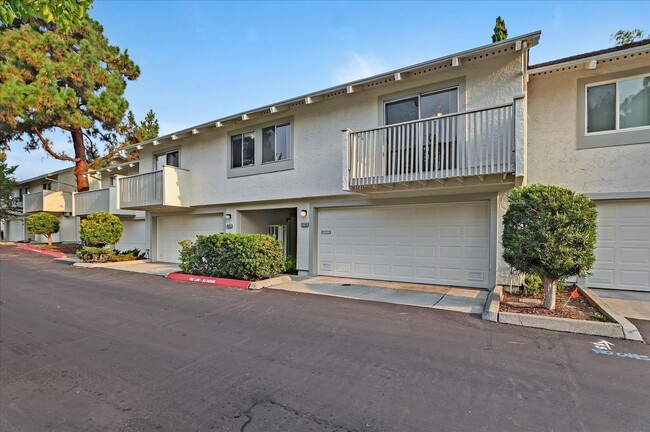 Cupertino 2 Bed, 2 Bath Townhouse with Att... - Cupertino 2 Bed, 2 Bath Townhouse with Att...